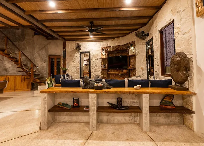 Bukit Surf Tropical & Unique 06 Bedroom Villa