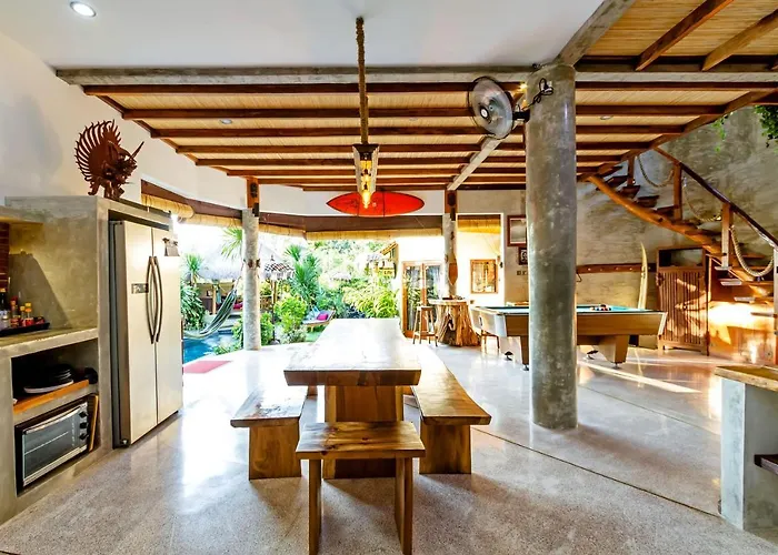 Bukit Surf Tropical & Unique 06 Bedroom *